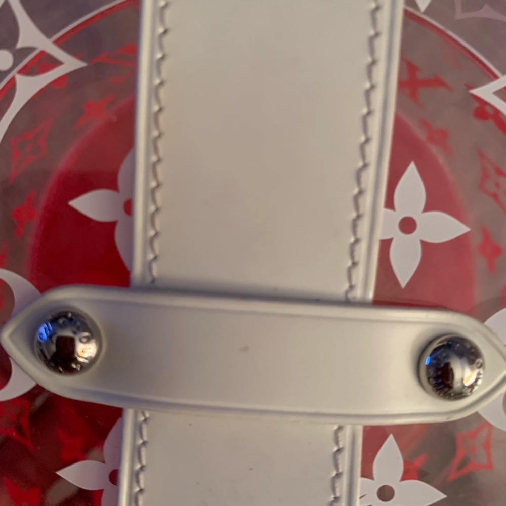 Designer Handbag - Picture 15 of 16